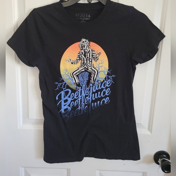 Beetlejuice Women's Black Graphic Short Sleeve Tee Size Small - Picture 1 of 4